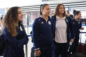 Μεταβαίνει στο Μαυροβούνιο η αποστολή της Εθνικής (φώτος)