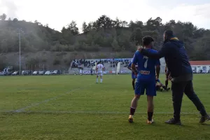 Φωτορεπορτάζ της νίκης μπροστά στον κόσμο της!