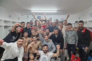 Στην κορυφή με +4