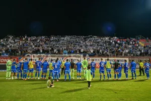 "Κάτι τέτοιες στιγμές η ιστορία μας προστάζει..."