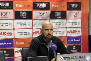 Χαραλάμπους/"Καλά τα μπράβο, αλλά θέλουμε βαθμούς"