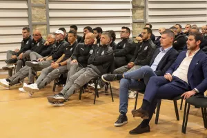 Ενημέρωση στους γονείς από την ακαδημία του Απόλλωνα (Φώτος)