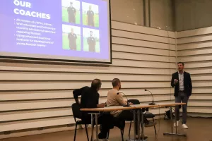 Ενημέρωση στους γονείς από την ακαδημία του Απόλλωνα (Φώτος)