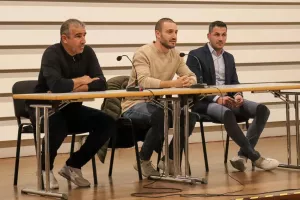 Ενημέρωση στους γονείς από την ακαδημία του Απόλλωνα (Φώτος)