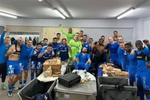 Πανηγύρισαν στ΄ αποδυτήρια/Post Βαλμπουενά