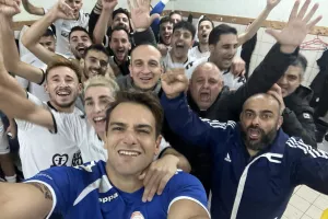 "Καλά Χριστούγεννα και Vamos Ayia Napa"
