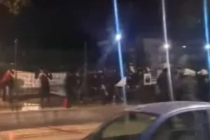 Επεισόδια στη Θεσσαλονίκη, έριξαν χημικά έξω από νοσοκομείο