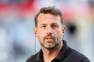 Διαφορετική άποψη/Weinzierl 