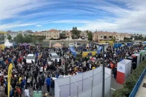Κοσμοσυρροή/AΠΟΕΛ