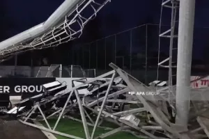 Διακοπή αγώνα λόγω πτώσης του προβολέα! (ΒΙΝΤΕΟ)