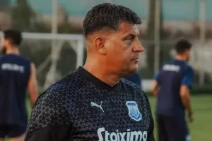 Προπόνηση με Βλάνταν-Μίλησε στους αρχηγούς  