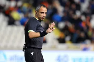 ΑΠΟΕΛ - ΑΕΖ: Γαλαζοκίτρινη τριάρα και... κορυφή! (Φώτος)