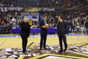Ο ΠτΔ έκανε το τζάμπολ στο 11ο ΟΠΑΠ All Star Game (ΦΩΤΟΣ)
