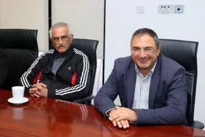 ΚΟΑ/ Παράδοση χορηγίας στα προσφυγικά Σωματεία (Φώτος)