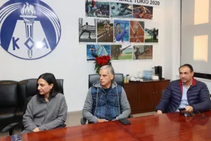ΚΟΑ/ Παράδοση χορηγίας στα προσφυγικά Σωματεία (Φώτος)