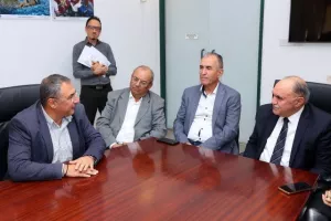ΚΟΑ/ Παράδοση χορηγίας στα προσφυγικά Σωματεία (Φώτος)