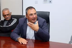 ΚΟΑ/ Παράδοση χορηγίας στα προσφυγικά Σωματεία (Φώτος)
