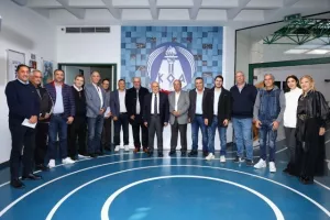ΚΟΑ/ Παράδοση χορηγίας στα προσφυγικά Σωματεία (Φώτος)