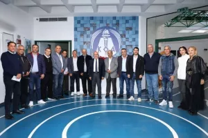 ΚΟΑ/ Παράδοση χορηγίας στα προσφυγικά Σωματεία (Φώτος)