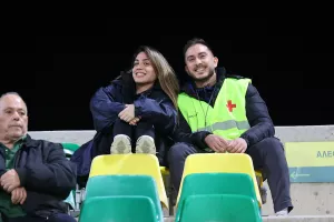 Ο κόσμος από τις εξέδρες του ΑΕΚ Αρένα 