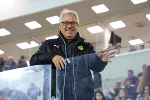 Ο κόσμος από τις εξέδρες του ΑΕΚ Αρένα 