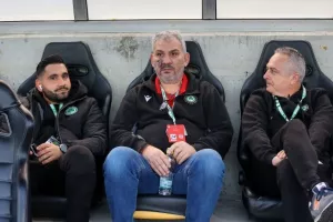 ΑΠΟΕΛ-Ομόνοια: Γαλαζοκίτρινη κυριαρχία με τριάρα και... κορυφή! (Φώτος)