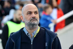 Σοβαρότητα (άγχος) λίγο πριν την... σέντρα