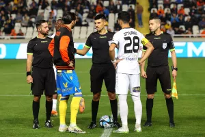 ΑΠΟΕΛ-Δόξα: "Πεντάσφαιρος" με τέσσερα γκολ από τον πάγκο! (Φώτος)