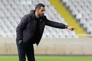 ΑΠΟΕΛ-Δόξα: "Πεντάσφαιρος" με τέσσερα γκολ από τον πάγκο! (Φώτος)