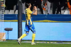 ΑΠΟΕΛ-Δόξα: "Πεντάσφαιρος" με τέσσερα γκολ από τον πάγκο! (Φώτος)