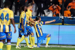 ΑΠΟΕΛ-Δόξα: "Πεντάσφαιρος" με τέσσερα γκολ από τον πάγκο! (Φώτος)