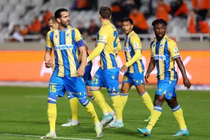 ΑΠΟΕΛ-Δόξα: "Πεντάσφαιρος" με τέσσερα γκολ από τον πάγκο! (Φώτος)