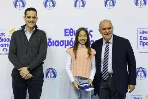 (ΦΩΤΟΣ) Επίδοση επιταγών Σχεδιασμού Προοπτικής ΚΟΑ από Λετυμπιώτη και Μιχαηλίδη