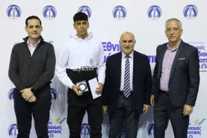 (ΦΩΤΟΣ) Επίδοση επιταγών Σχεδιασμού Προοπτικής ΚΟΑ από Λετυμπιώτη και Μιχαηλίδη