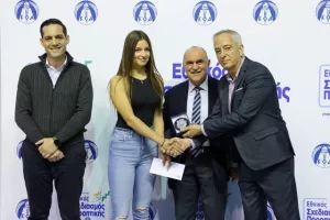 (ΦΩΤΟΣ) Επίδοση επιταγών Σχεδιασμού Προοπτικής ΚΟΑ από Λετυμπιώτη και Μιχαηλίδη