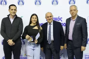 (ΦΩΤΟΣ) Επίδοση επιταγών Σχεδιασμού Προοπτικής ΚΟΑ από Λετυμπιώτη και Μιχαηλίδη