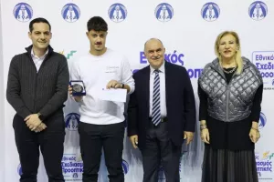 (ΦΩΤΟΣ) Επίδοση επιταγών Σχεδιασμού Προοπτικής ΚΟΑ από Λετυμπιώτη και Μιχαηλίδη