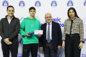 (ΦΩΤΟΣ) Επίδοση επιταγών Σχεδιασμού Προοπτικής ΚΟΑ από Λετυμπιώτη και Μιχαηλίδη
