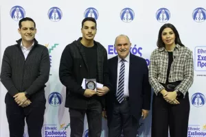 (ΦΩΤΟΣ) Επίδοση επιταγών Σχεδιασμού Προοπτικής ΚΟΑ από Λετυμπιώτη και Μιχαηλίδη
