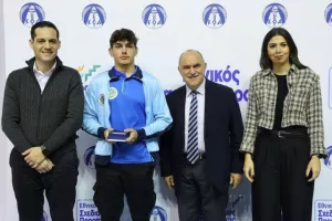 (ΦΩΤΟΣ) Επίδοση επιταγών Σχεδιασμού Προοπτικής ΚΟΑ από Λετυμπιώτη και Μιχαηλίδη