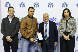 (ΦΩΤΟΣ) Επίδοση επιταγών Σχεδιασμού Προοπτικής ΚΟΑ από Λετυμπιώτη και Μιχαηλίδη