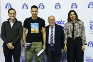 (ΦΩΤΟΣ) Επίδοση επιταγών Σχεδιασμού Προοπτικής ΚΟΑ από Λετυμπιώτη και Μιχαηλίδη