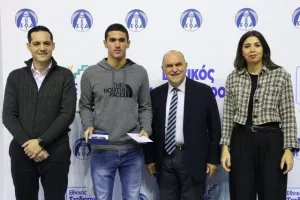 (ΦΩΤΟΣ) Επίδοση επιταγών Σχεδιασμού Προοπτικής ΚΟΑ από Λετυμπιώτη και Μιχαηλίδη