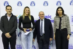(ΦΩΤΟΣ) Επίδοση επιταγών Σχεδιασμού Προοπτικής ΚΟΑ από Λετυμπιώτη και Μιχαηλίδη