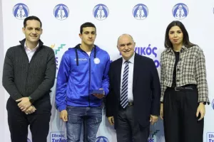 (ΦΩΤΟΣ) Επίδοση επιταγών Σχεδιασμού Προοπτικής ΚΟΑ από Λετυμπιώτη και Μιχαηλίδη