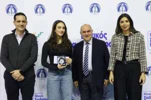 (ΦΩΤΟΣ) Επίδοση επιταγών Σχεδιασμού Προοπτικής ΚΟΑ από Λετυμπιώτη και Μιχαηλίδη