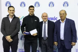 (ΦΩΤΟΣ) Επίδοση επιταγών Σχεδιασμού Προοπτικής ΚΟΑ από Λετυμπιώτη και Μιχαηλίδη