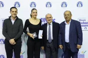 (ΦΩΤΟΣ) Επίδοση επιταγών Σχεδιασμού Προοπτικής ΚΟΑ από Λετυμπιώτη και Μιχαηλίδη