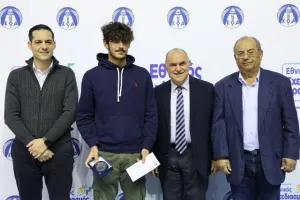 (ΦΩΤΟΣ) Επίδοση επιταγών Σχεδιασμού Προοπτικής ΚΟΑ από Λετυμπιώτη και Μιχαηλίδη