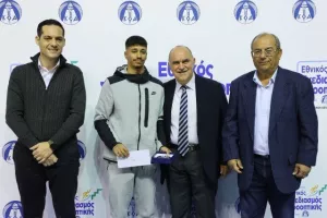 (ΦΩΤΟΣ) Επίδοση επιταγών Σχεδιασμού Προοπτικής ΚΟΑ από Λετυμπιώτη και Μιχαηλίδη